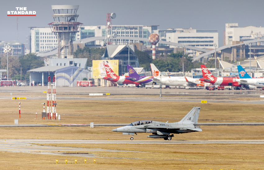 ภาพมุมกว้างของเมืองเชียงใหม่ที่ถูกปกคลุมด้วยฝุ่นควันหนาแน่น จนมองเห็นดอยสุเทพได้เลือนราง 5