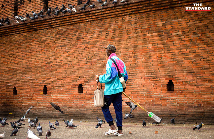 เจ้าหน้าที่ตำรวจเพิ่มกำลังดูแลความปลอดภัยนักท่องเที่ยวบริเวณลานประตูท่าแพ จังหวัดเชียงใหม่ 4