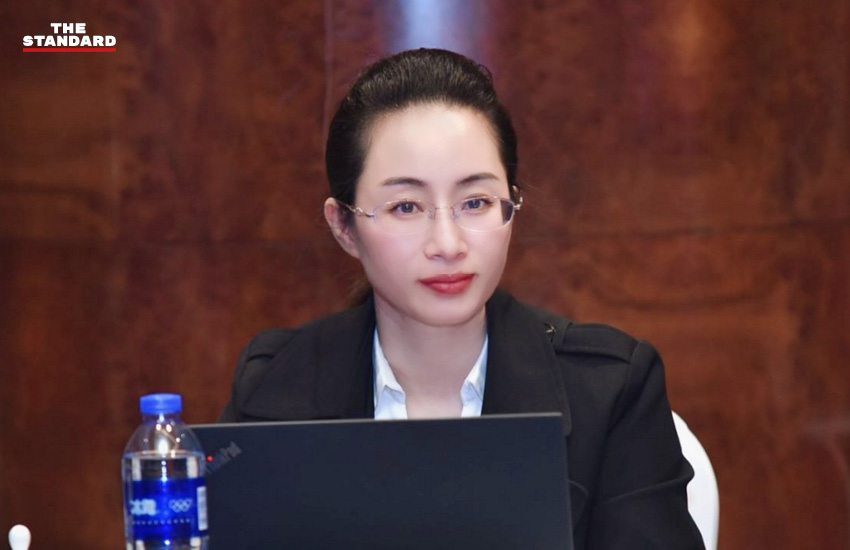 ภาพนักวิเคราะห์จีนผู้เชี่ยวชาญด้านไทยศึกษา ให้ความเห็นเกี่ยวกับการเลือกตั้งไทย 2