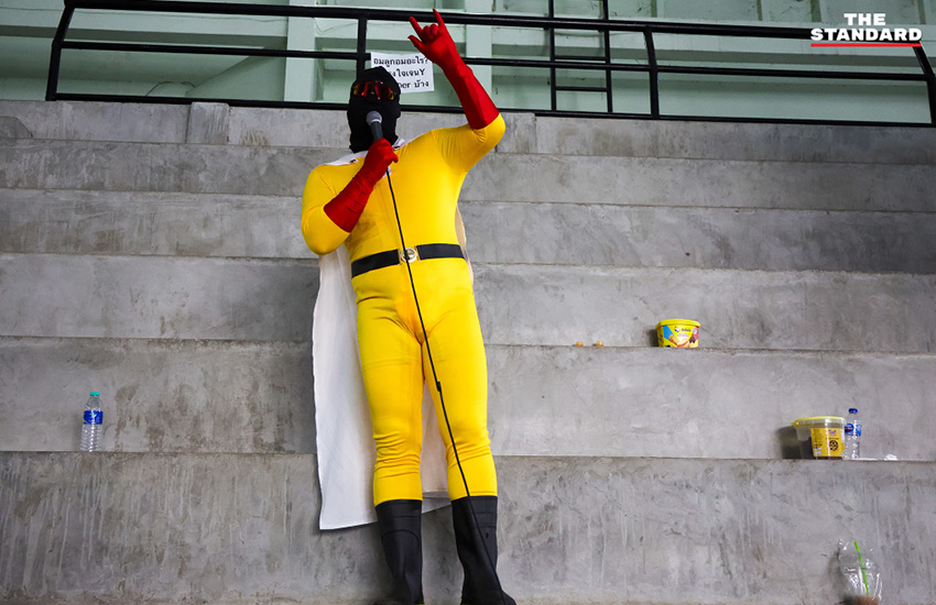 ตัวแทนกลุ่มประชาชนชลบุรีเขต 1 แถลงข่าวตอบโต้ กกต. ประเด็นการเฝ้าหีบบัตรเลือกตั้งและท้าให้เปิดหลักฐานพิสูจน์ความจริง 3