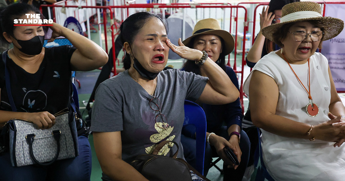 ประชาชนชาวชลบุรีรวมตัวประท้วงมติ กกต. ไม่สั่งนับคะแนนใหม่ พร้อมปักหลักรอหลักฐานจากกล้องวงจรปิด