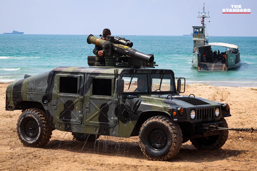 ภาพการฝึกยุทธวิธีสะเทินน้ำสะเทินบกในการฝึก Cobra Gold 2026 ที่หาดยาว ชลบุรี โดยกองทัพไทย สหรัฐฯ เกาหลีใต้ และสิงคโปร์ 17