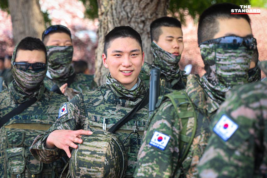 ภาพการฝึกยุทธวิธีสะเทินน้ำสะเทินบกในการฝึก Cobra Gold 2026 ที่หาดยาว ชลบุรี โดยกองทัพไทย สหรัฐฯ เกาหลีใต้ และสิงคโปร์ 22