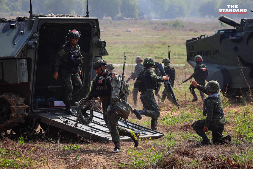 ภาพการฝึกยุทธวิธีสะเทินน้ำสะเทินบกในการฝึก Cobra Gold 2026 ที่หาดยาว ชลบุรี โดยกองทัพไทย สหรัฐฯ เกาหลีใต้ และสิงคโปร์ 3