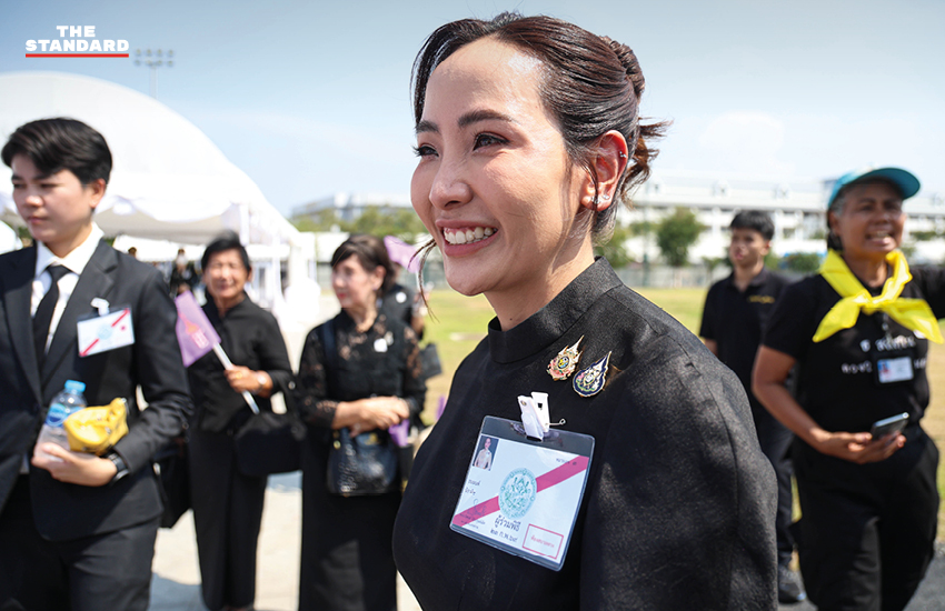 สมเด็จพระกนิษฐาธิราชเจ้า กรมสมเด็จพระเทพรัตนราชสุดาฯ สยามบรมราชกุมารี ทรงประกอบพิธีปักหมุดวางผังก่อสร้างพระเมรุมาศ สมเด็จพระบรมราชชนนีพันปีหลวง ที่ท้องสนามหลวง 11