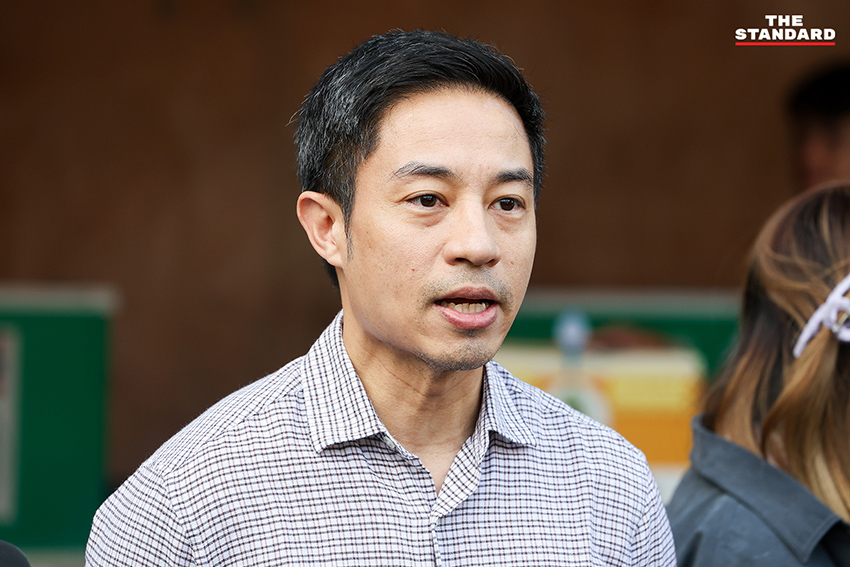 บรรยากาศการเปิดหีบเลือกตั้งและนับคะแนนใหม่ หน่วยเลือกตั้งที่ 9-10 เขต 15 คันนายาว กกต. ย้ายคูหาใต้อาคาร มีประชาชนและฝ่ายการเมืองร่วมสังเกตการณ์ 8