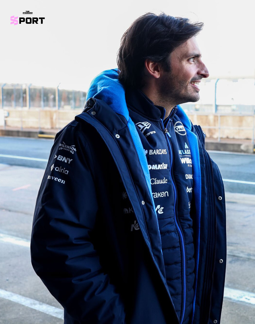 รถแข่ง FW48 ของทีม Atlassian Williams F1 ขณะทดสอบในสนามซิลเวอร์สโตน ด้วยลวดลาย Flow State Testing Livery ที่แฟนๆ โหวตเลือก 3