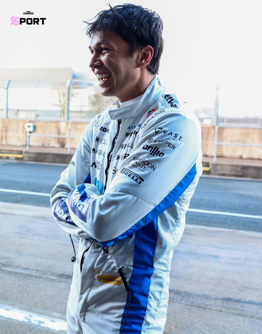 รถแข่ง FW48 ของทีม Atlassian Williams F1 ขณะทดสอบในสนามซิลเวอร์สโตน ด้วยลวดลาย Flow State Testing Livery ที่แฟนๆ โหวตเลือก 4