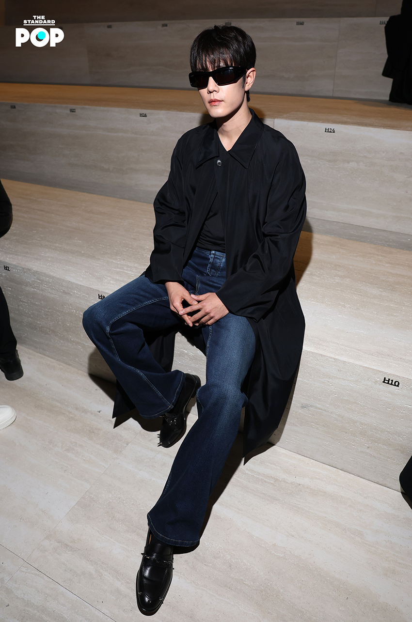 นางแบบสวมใส่คอลเล็กชัน GUCCI PRIMAVERA เดินบนรันเวย์ที่ มิลาน แฟชั่นวีค 9