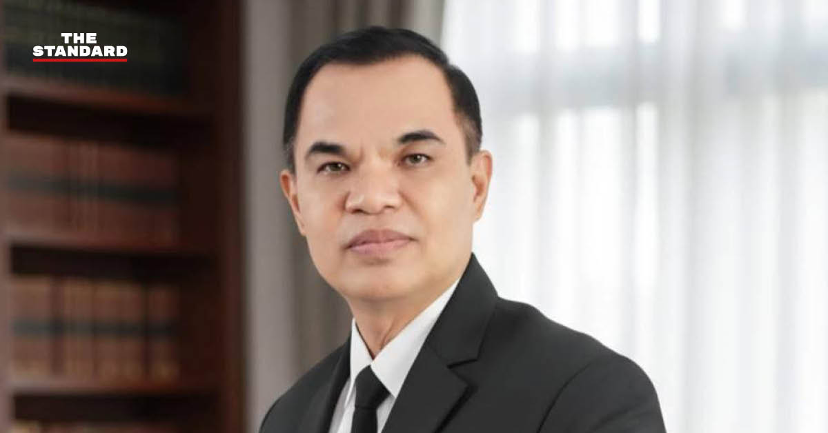 ว่าที่ ร.ต.ธนุ วงษ์จินดา โฆษกกระทรวงศึกษาธิการ แถลงข่าวกรณีคนร้ายบุกยิงในโรงเรียนพะตงประธานคีรีวัฒน์