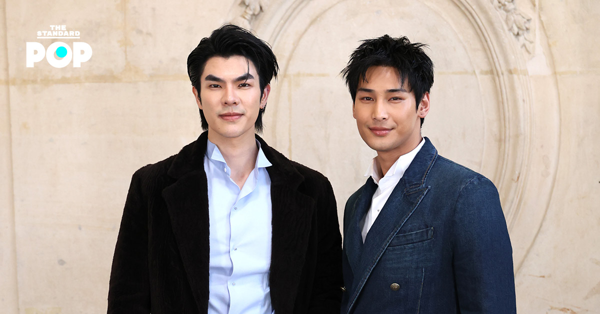 นางแบบในชุดแฟชั่นจากคอลเล็กชัน Dior โดย Jonathan Anderson