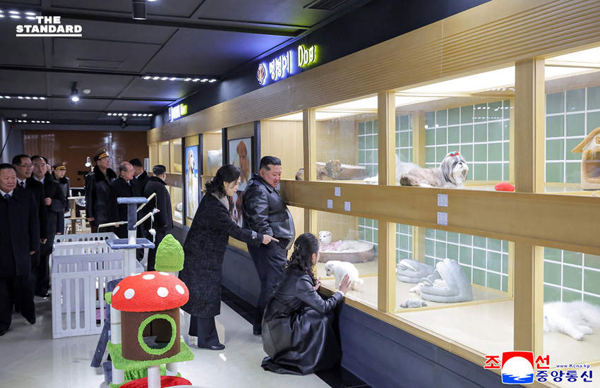 คิมจองอึน ผู้นำเกาหลีเหนือ เปิดย่านที่พักอาศัยแห่งใหม่ในกรุงเปียงยางสำหรับครอบครัวทหารที่เสียชีวิต 2