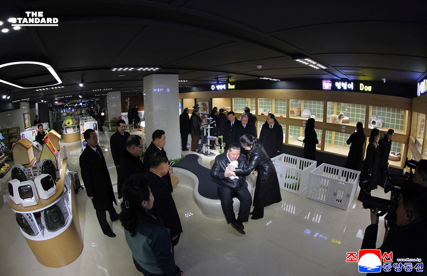 คิมจองอึน ผู้นำเกาหลีเหนือ เปิดย่านที่พักอาศัยแห่งใหม่ในกรุงเปียงยางสำหรับครอบครัวทหารที่เสียชีวิต 3