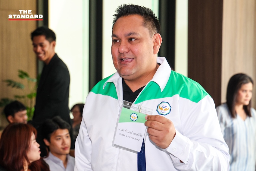 ภาพบรรยากาศการประชุมคณะกรรมการบริหารพรรคกล้าธรรมและว่าที่ สส. โดยมี ร.อ. ธรรมนัส พรหมเผ่า และ นฤมล ภิญโญสินวัฒน์ เข้าร่วม เพื่อหารือแนวทางการร่วมรัฐบาล 8