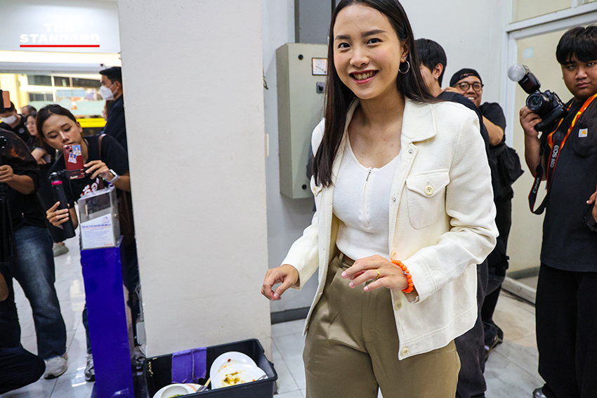 รักชนก ศรีนอก ส.ส. พรรคประชาชน และคณะ ยื่นหนังสือ กระทรวงแรงงาน ทวงถามความคืบหน้าเลือกบอร์ดประกันสังคม 8