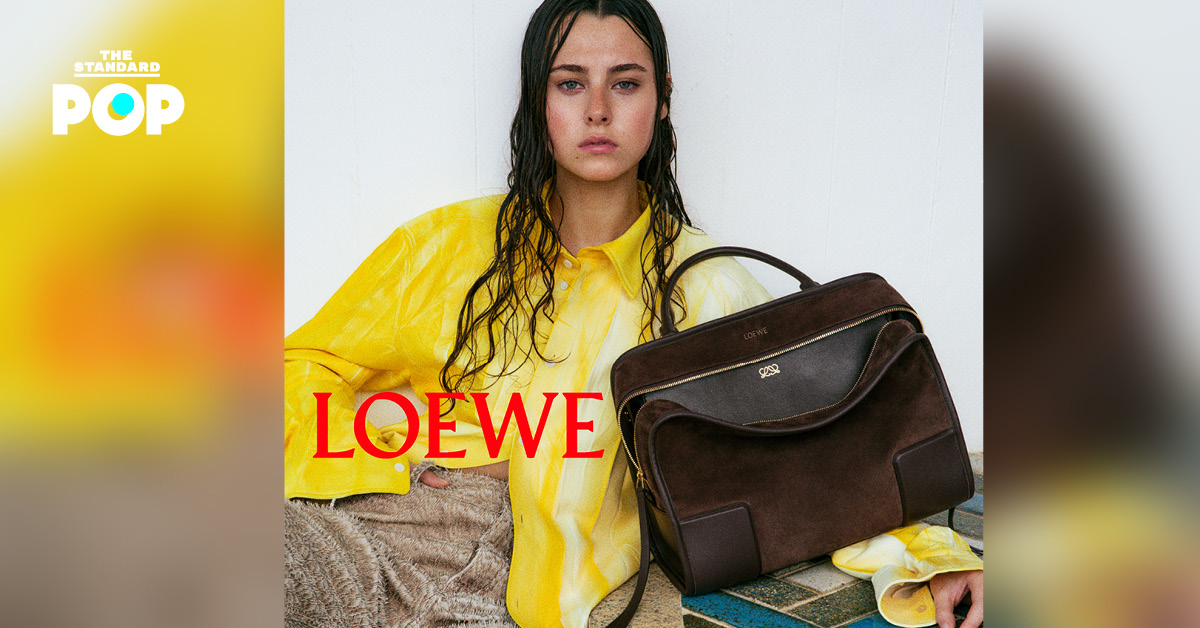 ภาพนางแบบในแคมเปญ Spring/Summer 2026 ของ LOEWE ภายใต้การนำของ Jack McCollough และ Lazaro Hernandez