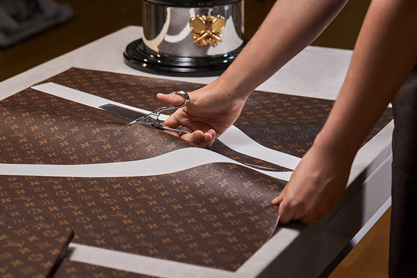 หีบถ้วยรางวัล Louis Vuitton สำหรับการแข่งขัน Australian Open ที่เผยดีเทลการรังสรรค์อันประณีต 3