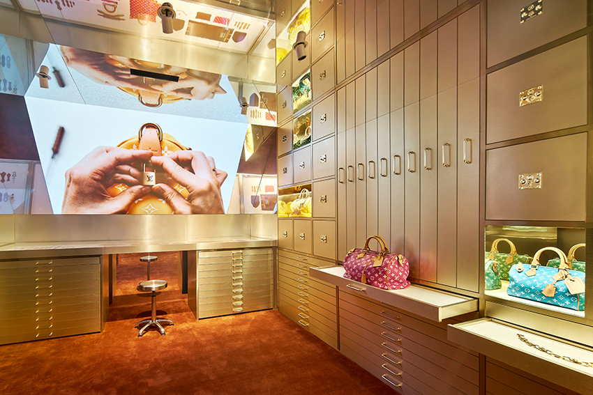 ภาพโรงแรม Louis Vuitton Hotel Bangkok ป๊อบอัพ จัดแสดงกระเป๋า Monogram อันเป็นเอกลักษณ์ 4