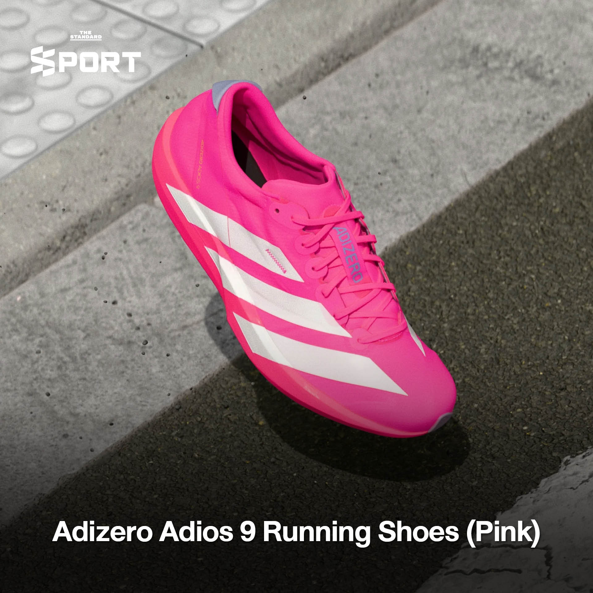 ภาพรวมไอเท็มกีฬาโทนสีชมพู เช่น รองเท้า เสื้อผ้า และอุปกรณ์ออกกำลังกาย สำหรับเดือนแห่งความรัก 2