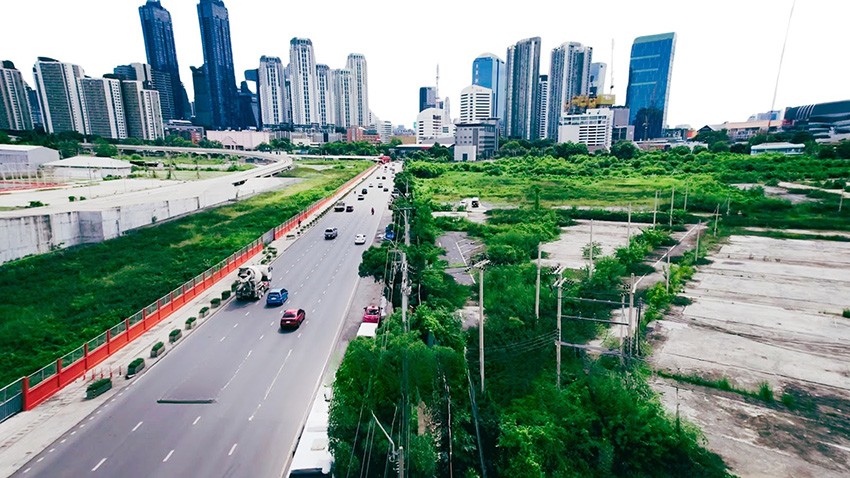 ภาพถ่ายมุมสูงของที่ดินเปล่าขนาด 50 ไร่ ใจกลางเมืองย่านรัชดา-พระราม 9 ซึ่งเป็นของ MCOT มูลค่ากว่า 9,000 ล้านบาท 2