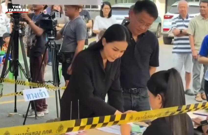 ศ.ดร.นฤมล ภิญโญสินวัฒน์ หัวหน้าพรรคกล้าธรรม ใช้สิทธิเลือกตั้งที่หน่วยเลือกตั้ง เขตคันนายาว กรุงเทพมหานคร 1