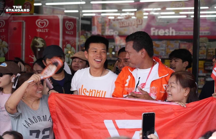 ณัฐพงษ์ เรืองปัญญาวุฒิ แคนดิเดตนายกรัฐมนตรีพรรคประชาชน หาเสียงในจังหวัดนนทบุรีและกรุงเทพฯ ในช่วงโค้งสุดท้ายของการเลือกตั้ง 2