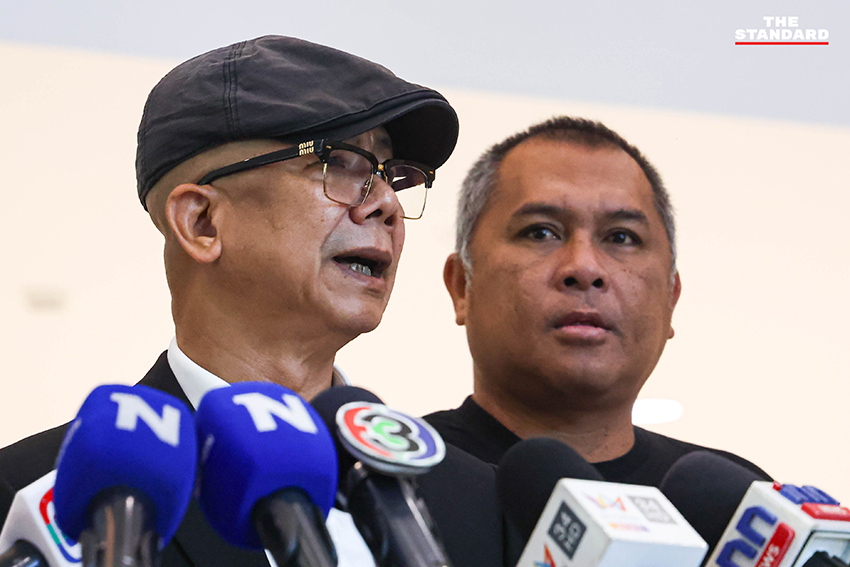 นิติธร ล้ำเหลือ (ทนายนกเขา) นำเครือข่ายนักศึกษาประชาชนปฏิรูปประเทศไทย (คปท.) ยื่นหนังสือต่อผู้ตรวจการแผ่นดิน เพื่อให้ส่งศาลรัฐธรรมนูญวินิจฉัยการเลือกตั้ง 69 4