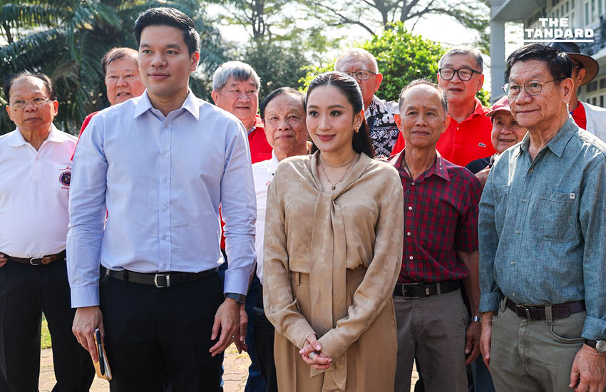 แพทองธาร ชินวัตร พร้อมสามีและครอบครัว เข้าเยี่ยม ทักษิณ ชินวัตร อดีตนายกรัฐมนตรี ที่เรือนจำกลางคลองเปรม 1