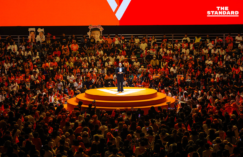 ภาพรวมแกนนำพรรคประชาชนปราศรัยบนเวที ชูการปฏิรูปในหลายมิติ 11