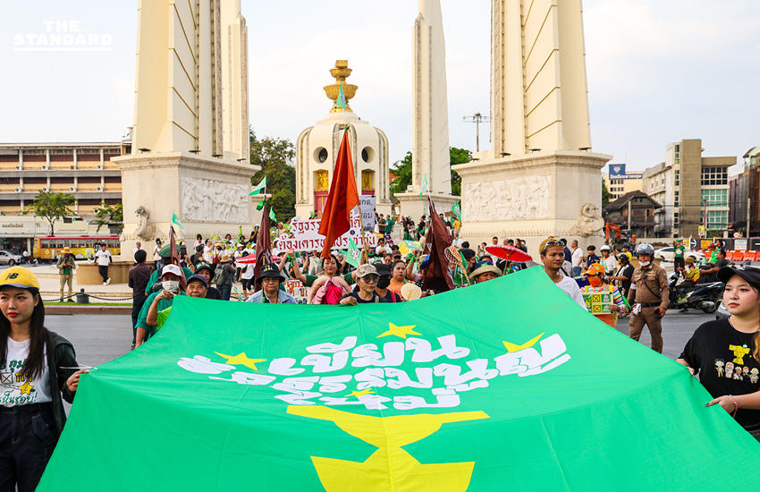 ประชาชนและนักการเมืองรวมพลังรณรงค์ให้โหวตเห็นชอบประชามติแก้รัฐธรรมนูญ 8 ก.พ. 1