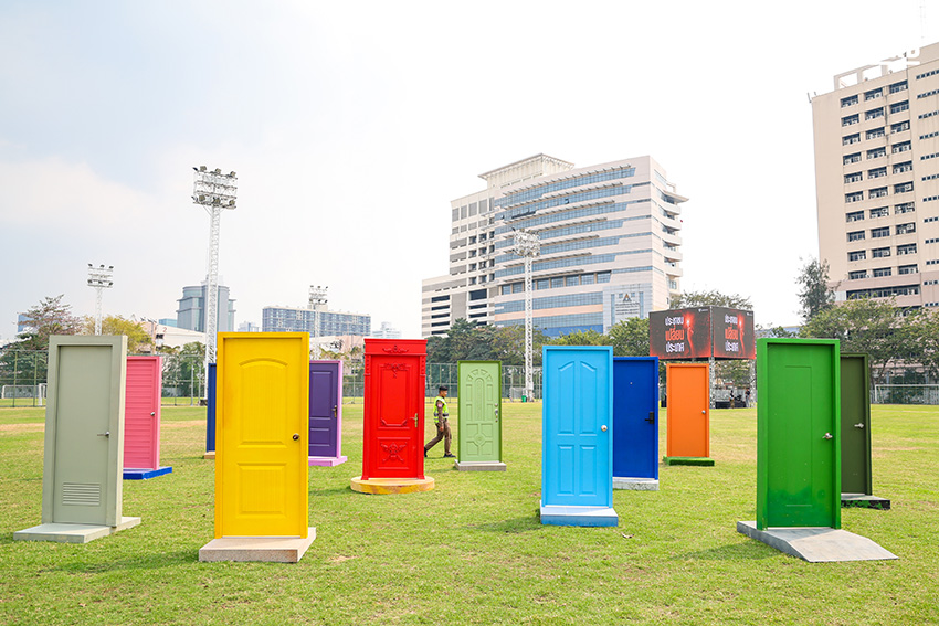 บรรยากาศการปราศรัยใหญ่ของพรรคประชาชน ณ อาคารกีฬาเวสน์ 1 ศูนย์กีฬาไทย-ญี่ปุ่น ดินแดง โดยมีประชาชนและกองเชียร์จำนวนมากเข้าร่วมจับจองที่นั่ง 2