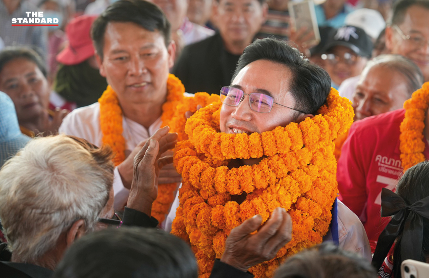 ศ.ดร.ยศชนัน วงศ์สวัสดิ์ แคนดิเดตนายกรัฐมนตรีพรรคเพื่อไทย พร้อมด้วยณัฐวุฒิ ใสยเกื้อ และคณะหาเสียงในพื้นที่ภาคอีสาน 3