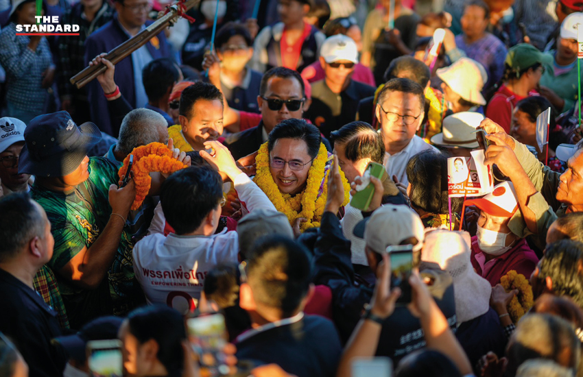 ศ.ดร.ยศชนัน วงศ์สวัสดิ์ แคนดิเดตนายกรัฐมนตรีพรรคเพื่อไทย พร้อมด้วยณัฐวุฒิ ใสยเกื้อ และคณะหาเสียงในพื้นที่ภาคอีสาน 9