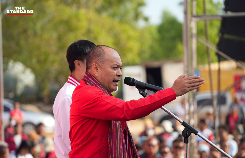 ศ.ดร.ยศชนัน วงศ์สวัสดิ์ และณัฐวุฒิ ใสยเกื้อ หาเสียงพรรคเพื่อไทยที่จังหวัดศรีสะเกษ 3