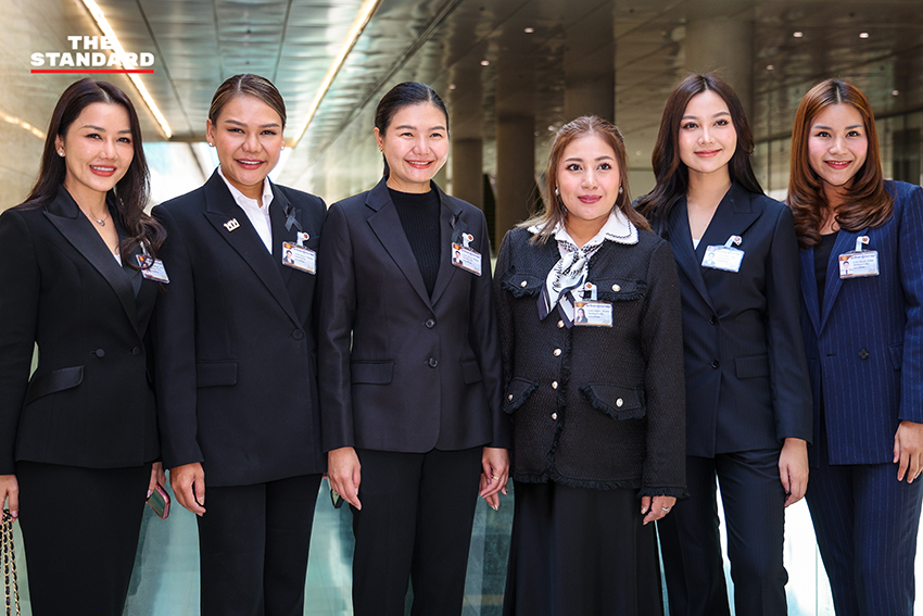 ยศชนัน วงษ์สวัสดิ์ นำ สส. พรรคเพื่อไทย รายงานตัวที่รัฐสภา 4