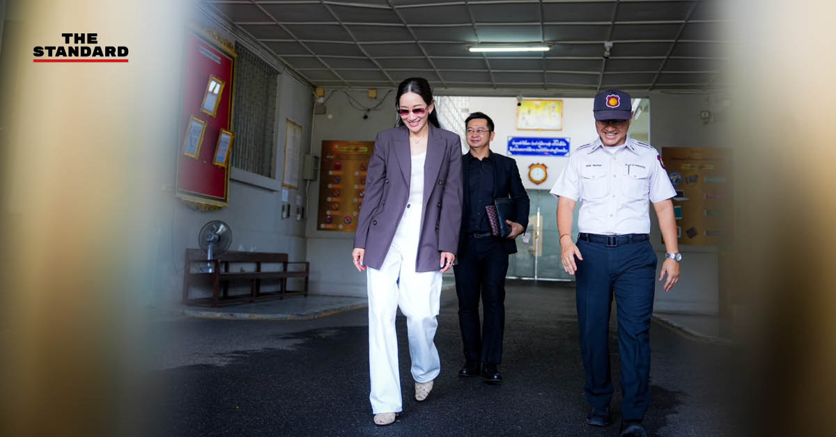 พินทองทา ชินวัตร คุณากรวงศ์ บุตรสาวเข้าเยี่ยม ทักษิณ ชินวัตร อดีตนายกรัฐมนตรี ที่เรือนจำกลางคลองเปรม