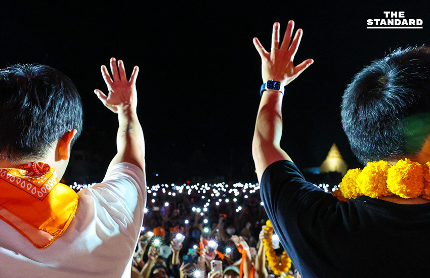 พิธา ลิ้มเจริญรัตน์ และ ณัฐพงษ์ เรืองปัญญาวุฒิ ปราศรัยบนเวทีใหญ่ในจังหวัดสุพรรณบุรี 5