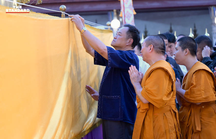 นายกรัฐมนตรีและภริยา สวมชุดม่อฮ่อมร่วมพิธีห่มผ้าพระธาตุช่อแฮ จังหวัดแพร่ 2