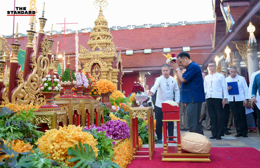 นายกรัฐมนตรีและภริยา สวมชุดม่อฮ่อมร่วมพิธีห่มผ้าพระธาตุช่อแฮ จังหวัดแพร่ 6
