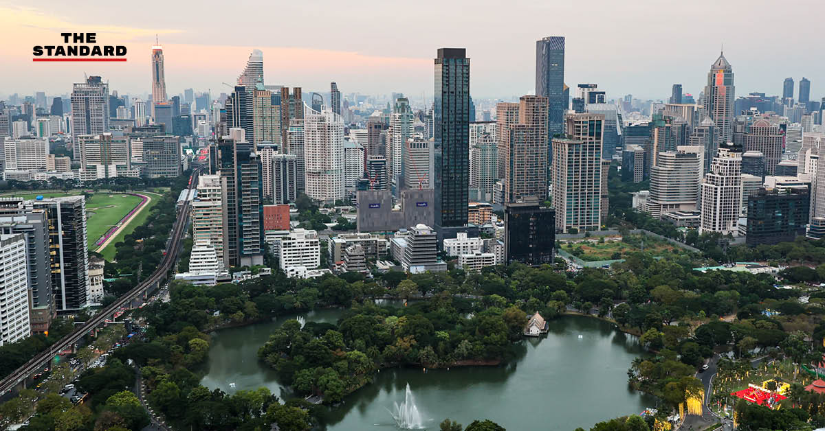 ภาพเมืองที่ถูกปกคลุมด้วยหมอกควันและฝุ่น PM 2.5