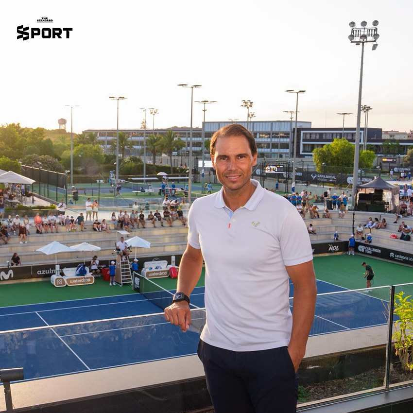 ภาพนักเทนนิสกำลังฝึกซ้อมในคอร์ตของ Rafael Nadal Academy ซึ่งจะมาจัดแคมป์ที่พัทยาและภูเก็ต ประเทศไทย 1