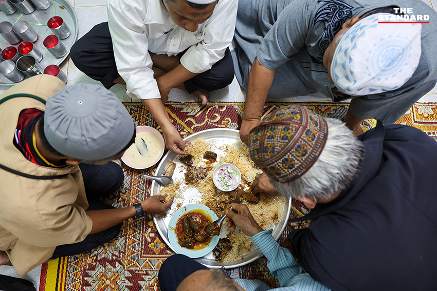 ภาพบรรยากาศวันแรกของการถือศีลอดเดือนรอมฎอน 2569 ที่ มัสยิดฮารูณ ย่านบางรัก 5