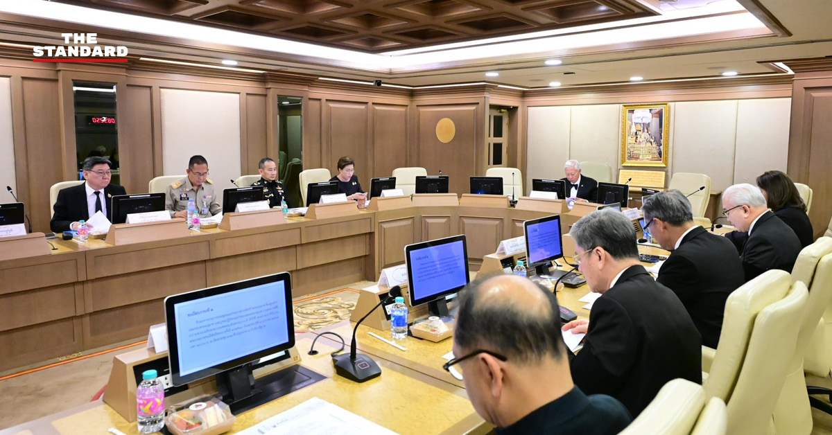 บวรศักดิ์ อุวรรณโณ เป็นประธานการประชุมหารือความคืบหน้าการจัดสร้างพระเมรุมาศสมเด็จพระพันปีหลวง