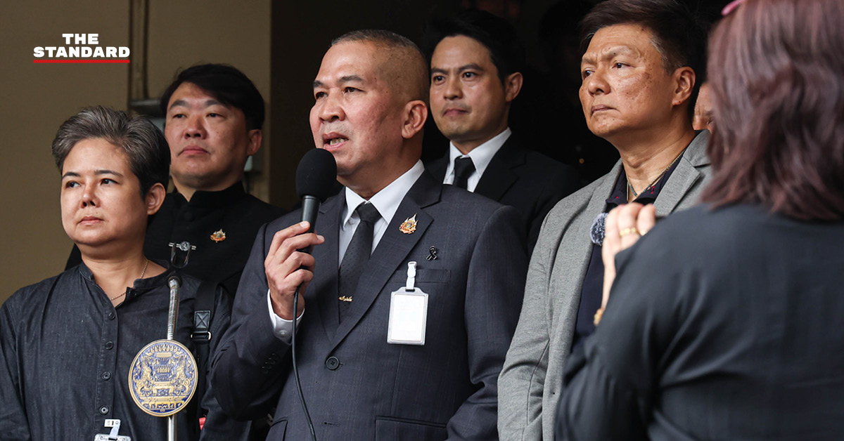 พล.ต.ท. รุทธพล เนาวรัตน์ รัฐมนตรีว่าการกระทรวงยุติธรรม แถลงข่าว