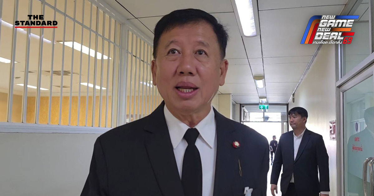 ศักดิ์ดา วิเชียรศิลป์ ขณะเดินทางเข้าทำเนียบรัฐบาล