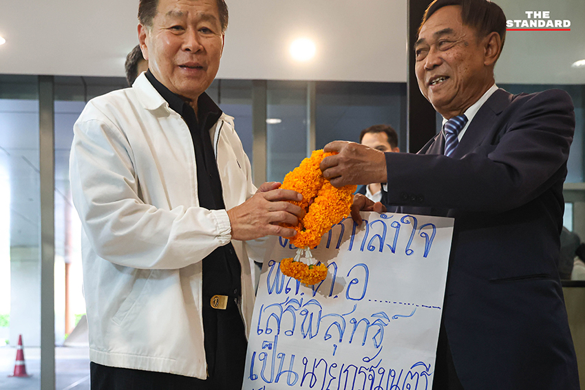 พล.ต.อ. เสรีพิศุทธ์ เตมียเวส หัวหน้าพรรคเสรีรวมไทย ยื่นหนังสือคำร้องต่อสำนักงานผู้ตรวจการแผ่นดิน 4