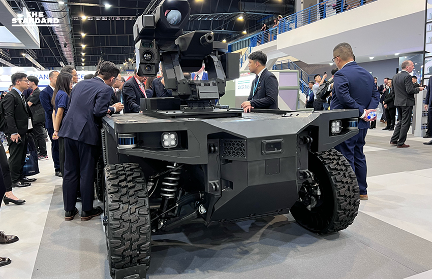 ภาพบรรยากาศงานแสดงเทคโนโลยีการบินและการป้องกันประเทศที่ Singapore Airshow 2026 พร้อมเครื่องบินรบและเฮลิคอปเตอร์จัดแสดง 1