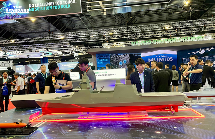 ภาพบรรยากาศงานแสดงเทคโนโลยีการบินและการป้องกันประเทศที่ Singapore Airshow 2026 พร้อมเครื่องบินรบและเฮลิคอปเตอร์จัดแสดง 5