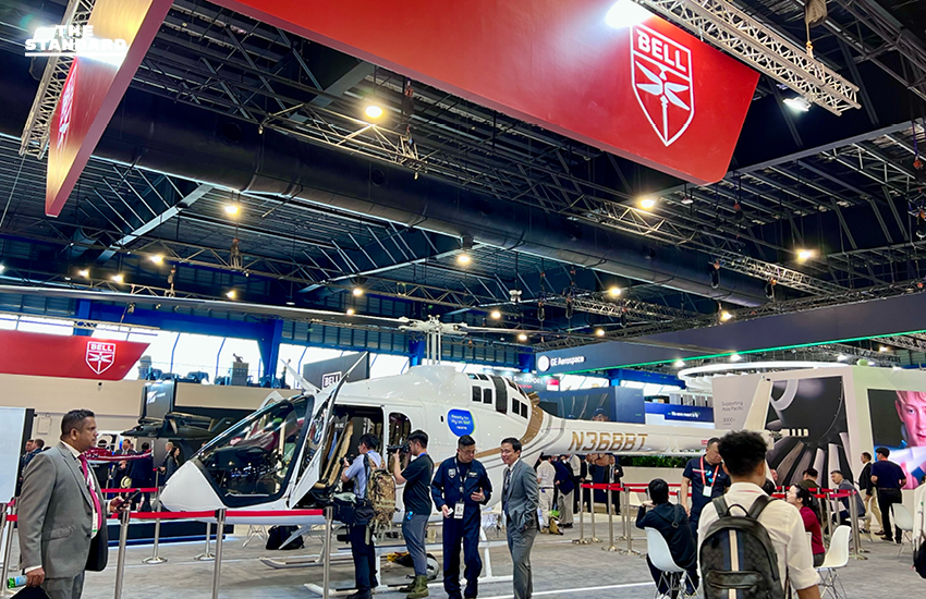 ภาพบรรยากาศงานแสดงเทคโนโลยีการบินและการป้องกันประเทศที่ Singapore Airshow 2026 พร้อมเครื่องบินรบและเฮลิคอปเตอร์จัดแสดง 6