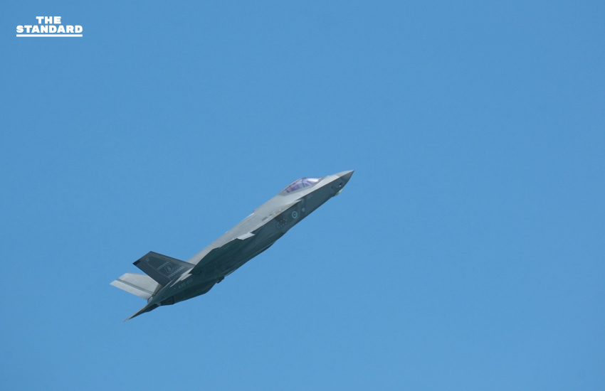 ภาพบรรยากาศเครื่องบินรบหลากหลายชาติแสดงการบินในงาน Singapore Airshow 2026 วันแรก 3